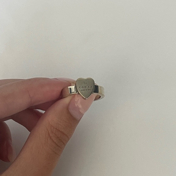 Authentic Gucci trademark heart ring - Picture 2 of 5